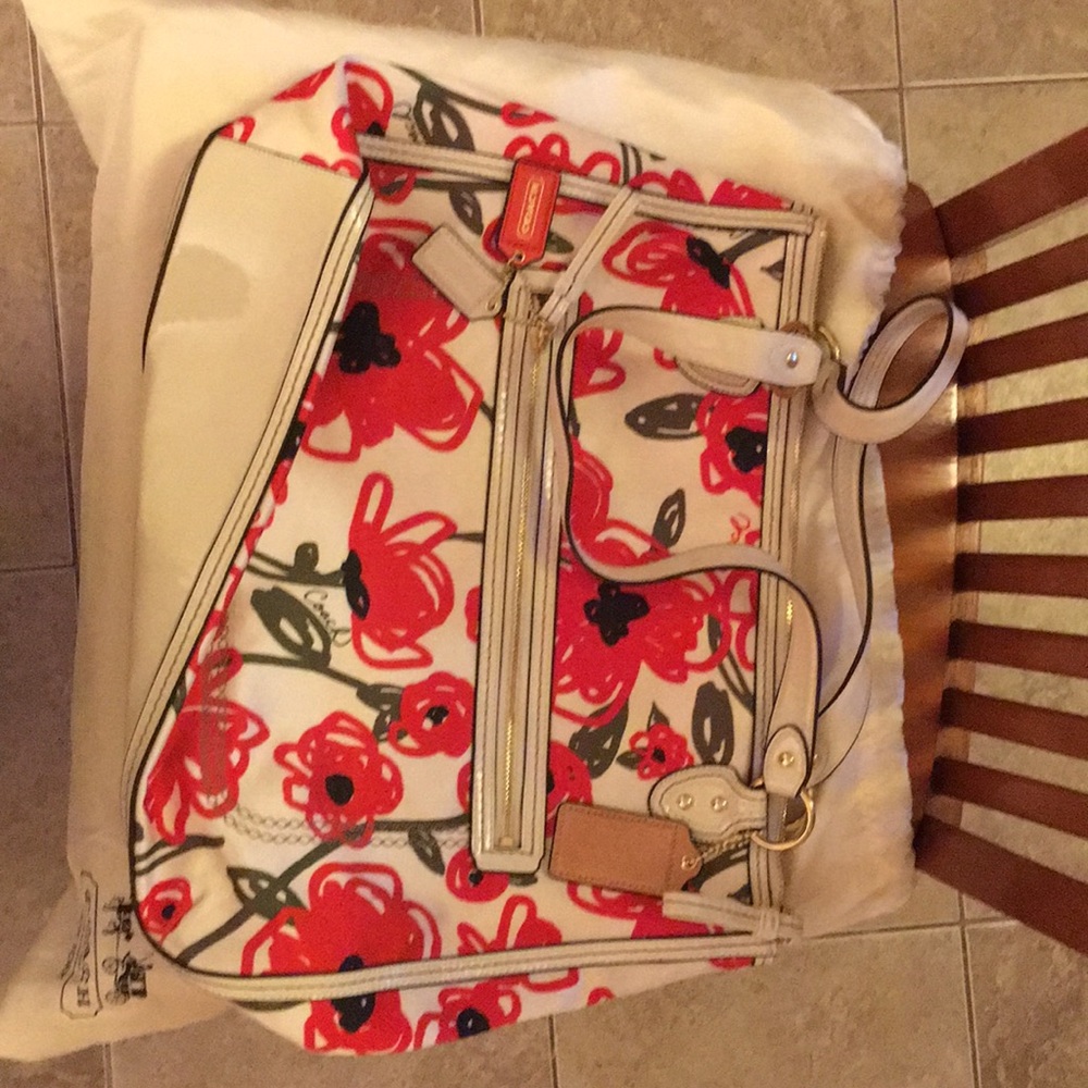 Authentic coach poppy handbag
